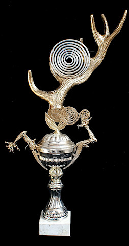 Magic Art Cup voor Bert Peters (Bert Nughi, Bird) (1957-2004), assemblage, Aja Waalwijk 03_bert_peters.jpg, 38kB